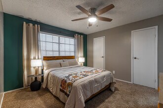 Woodcrest Apartments in Lubbock, TX - Building Photo - Interior Photo