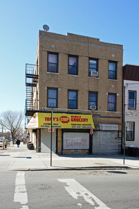 40 St Nicholas Ave in Brooklyn, NY - Building Photo