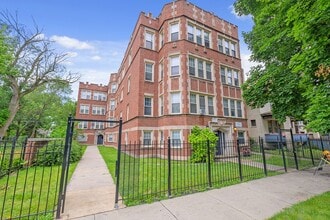 11214-18 S Indiana in Chicago, IL - Building Photo - Interior Photo