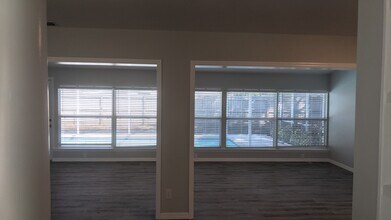 2042 Harley Ave in Sarasota, FL - Building Photo - Building Photo