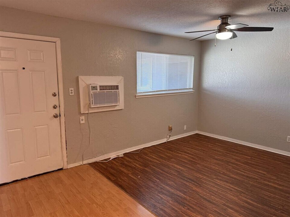 1710 10th St in Wichita Falls, TX - Building Photo