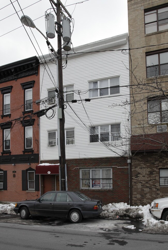 127 Franklin St in Jersey City, NJ - Building Photo - Building Photo