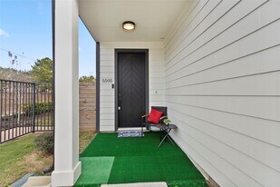 5505 Oakmont Villas Dr in Houston, TX - Building Photo