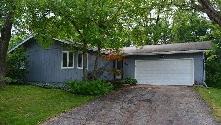 2702 Homestead Rd in Madison, WI - Foto de edificio
