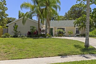 591 Kriss Ln in Jupiter, FL - Building Photo