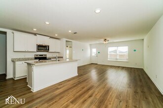 152 Scarborough Bnd in Jarrell, TX - Building Photo - Building Photo
