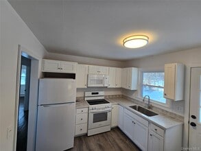 182 Rock Hill Dr in Rock Hill, NY - Building Photo - Building Photo