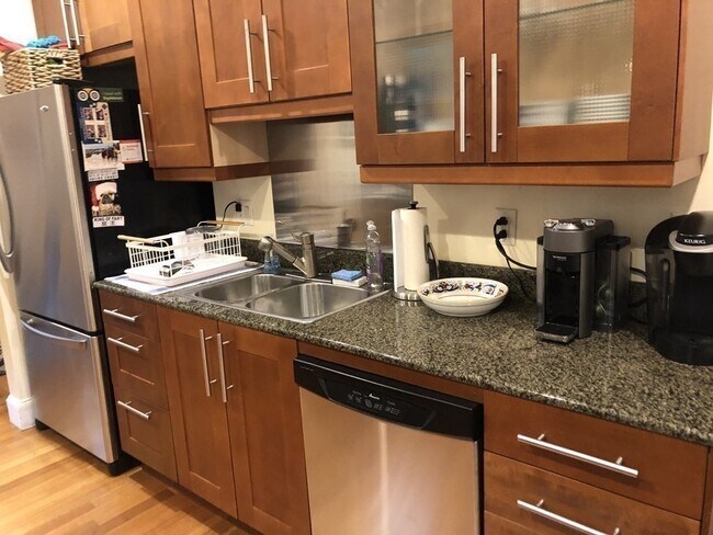84 Atherton Rd in Brookline, MA - Building Photo - Building Photo