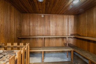 Le Montpellier in Montréal, QC - Building Photo - Building Photo