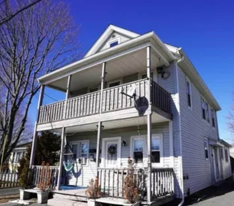 55 Railroad Ave in Swansea, MA - Building Photo