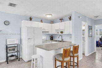 106 Channel Dr in Marathon, FL - Building Photo - Building Photo