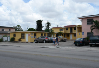 1456 W 29th St in Hialeah, FL - Building Photo - Building Photo