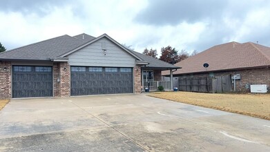 14378 Ramblewood Terrace in Choctaw, OK - Building Photo - Building Photo