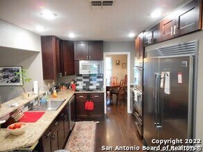 3715 Twisted Oaks Dr in San Antonio, TX - Building Photo - Building Photo