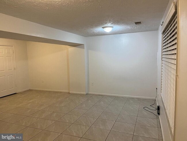 14684 Cloverdale Rd in Woodbridge, VA - Building Photo - Building Photo