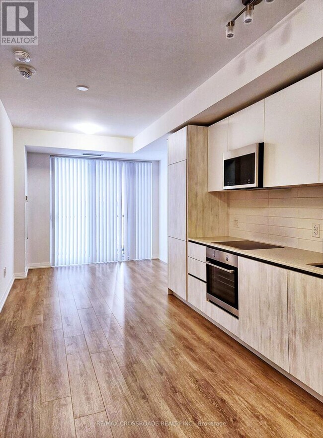 8-708 Widmer St in Toronto, ON - Building Photo - Building Photo