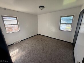 10761 Barrington Blvd in Parma Heights, OH - Building Photo - Building Photo