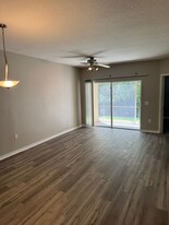 9507 Amberdale Ct-Unit -101 in Riverview, FL - Building Photo - Building Photo