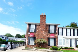 21771 Hidden Rivers Dr N in Southfield, MI - Building Photo - Building Photo