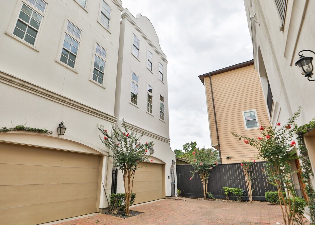 1250 W 23rd St in Houston, TX - Building Photo