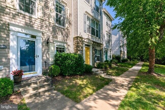 21800 Flanders Ct in Ashburn, VA - Building Photo - Building Photo