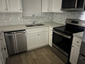 1009 Julia St in Harlingen, TX - Building Photo - Building Photo