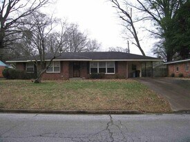 5055 Howard Pl in Millington, TN - Building Photo