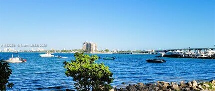 2000 N Bayshore Dr, Unit 617 in Miami, FL - Building Photo - Building Photo