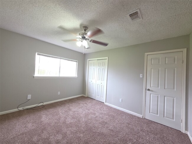 property at 9814 Kiwi Ln