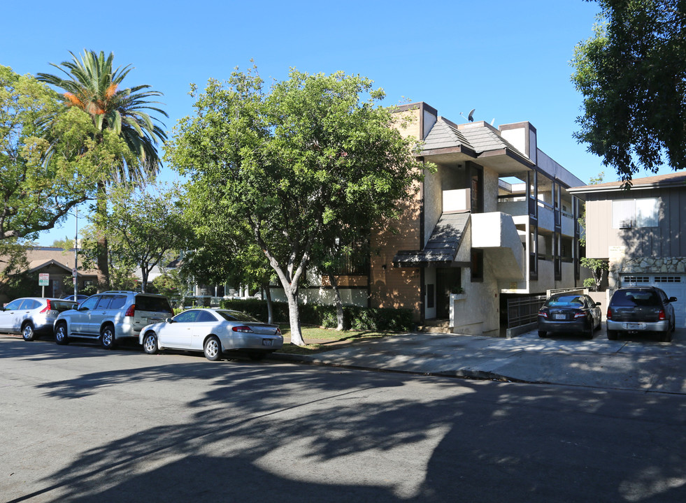 307 N Kenwood St in Glendale, CA - Building Photo