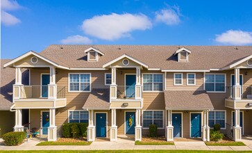 COTTON CROSSING in New Braunfels, TX - Foto de edificio - Building Photo