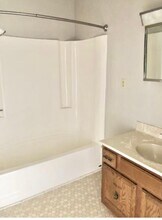 5372 Big Tyler Rd in Charleston, WV - Building Photo - Building Photo