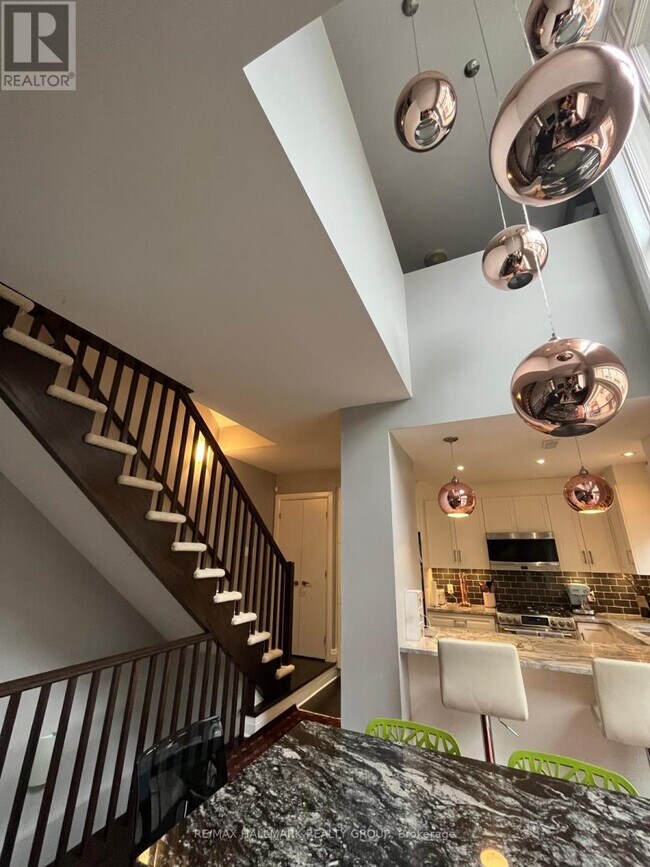 356 Ravenhill Ave E in Ottawa, ON - Building Photo - Building Photo
