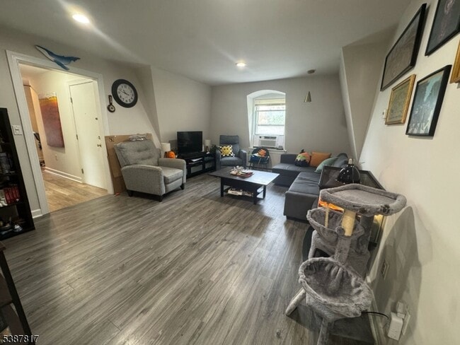 56 Woodward Ave in Rutherford, NJ - Building Photo - Building Photo