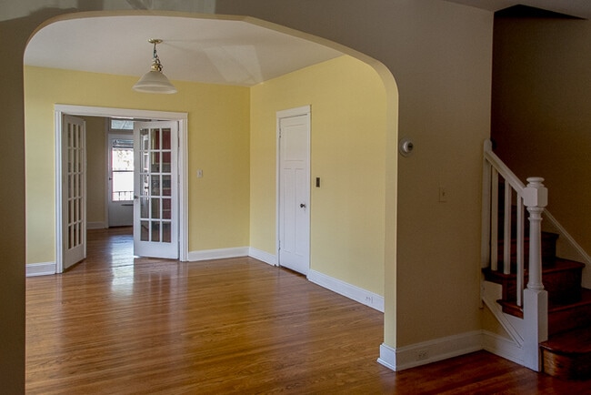 property at 401 Elrino St
