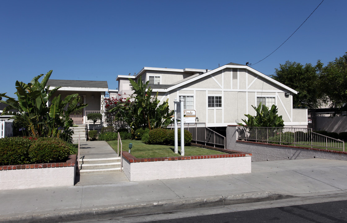 Pacific Winds Apartments in Hawthorne, CA - Building Photo