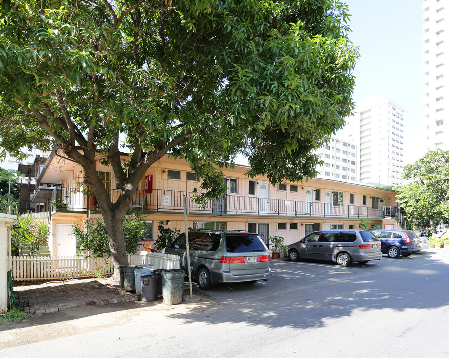 2467 Cleghorn St in Honolulu, HI - Building Photo