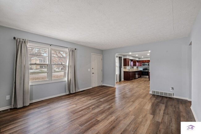 3427 Cottonwood Ln in Omaha, NE - Foto de edificio - Building Photo