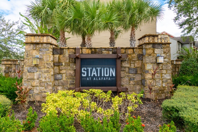 The Station Alafaya in Oviedo, FL - Foto de edificio - Building Photo