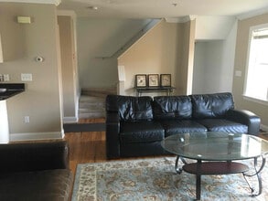 107 Virgil St in Stamford, CT - Building Photo - Building Photo