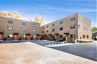 937 Fulton St W in Grand Rapids, MI - Building Photo - Building Photo