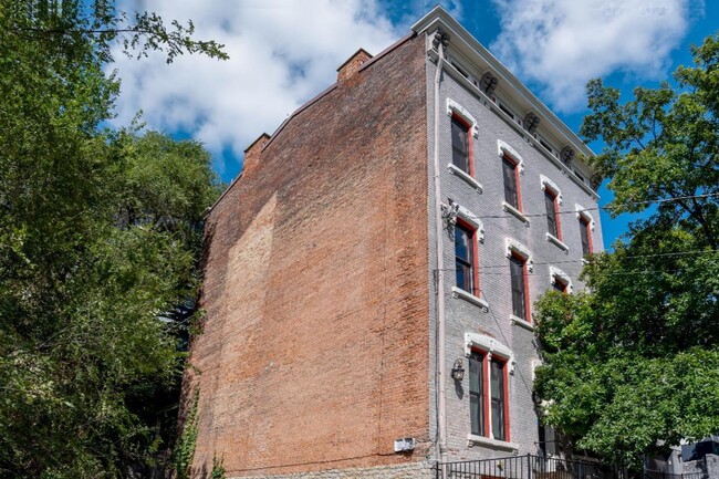 property at 306 Mulberry St