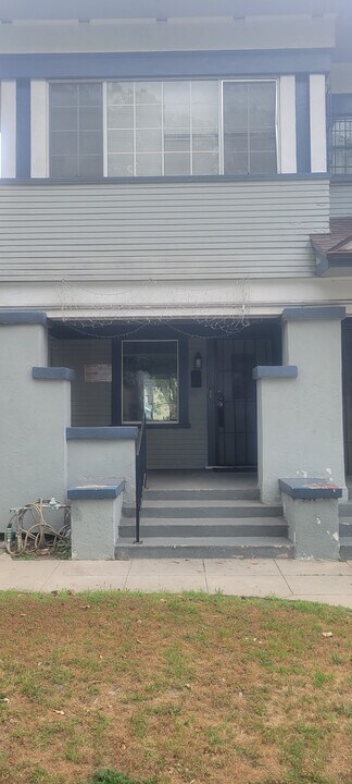 836 W 40th Pl in Los Angeles, CA - Building Photo