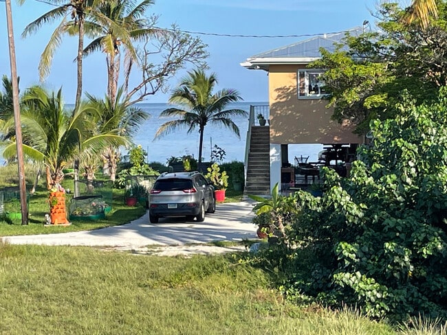 58744 Overseas Hwy in Marathon, FL - Building Photo - Building Photo