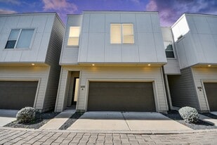 608 Thornton Rd in Houston, TX - Building Photo