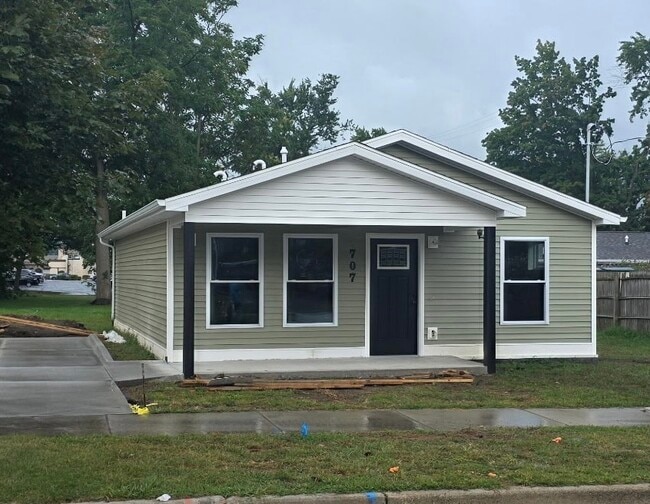 property at 707 Homewild Ave