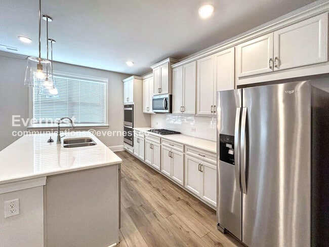 331 Caledonia Ct in Peachtree City, GA - Foto de edificio - Building Photo