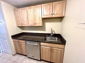 103 Grove St in Rockland, MA - Building Photo - Building Photo