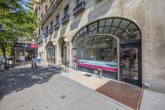 105 W 72nd St in New York, NY - Foto de edificio - Building Photo