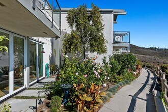 6240 Tapia Dr in Malibu, CA - Building Photo - Building Photo